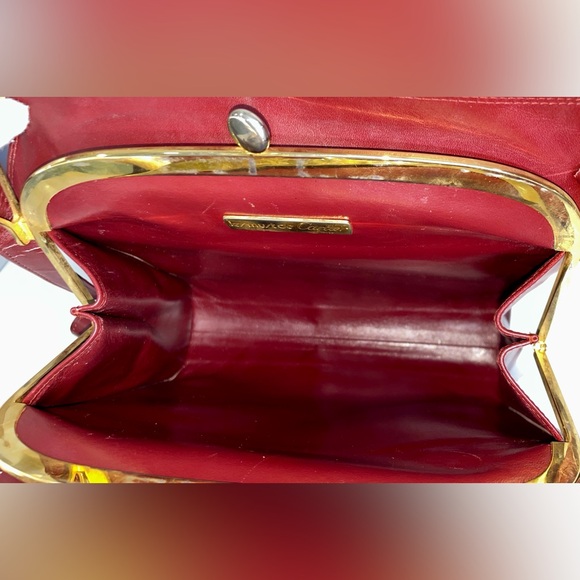 Auth CARTIER KissLock Crossbody Bag - Picture 9 of 15